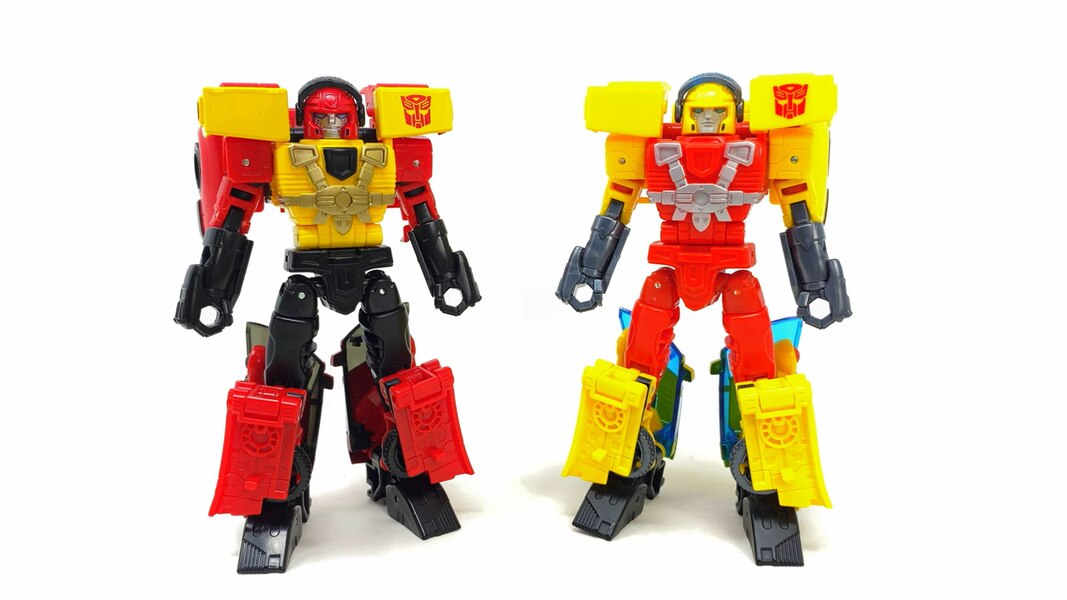 Image Of Armada Universe Mini Con Jolt & Powerlinx Hot Shot For Transformers Legacy Evolution  (11 of 35)